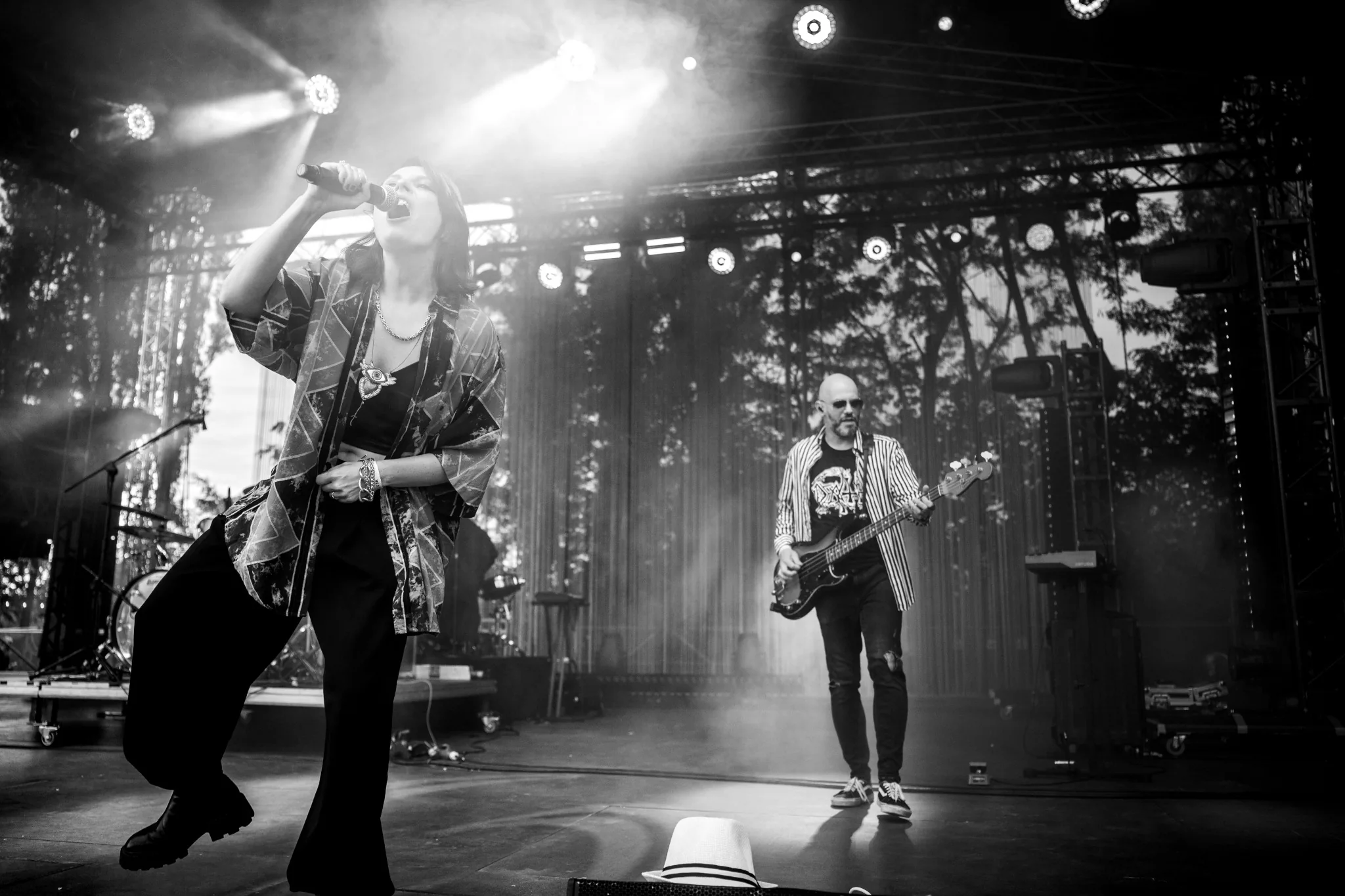 Izzy and the Black Trees live on stage